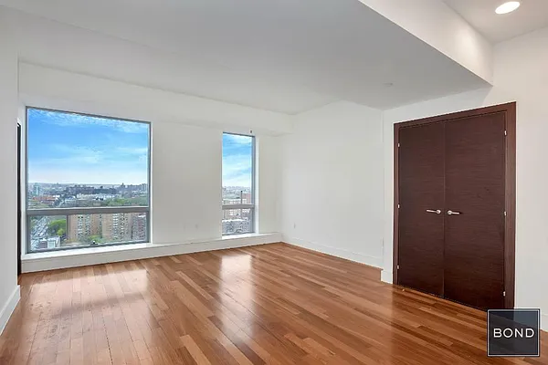 Rented by Bond New York | media 35