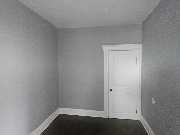 559 Grove St #2F — Photo 4