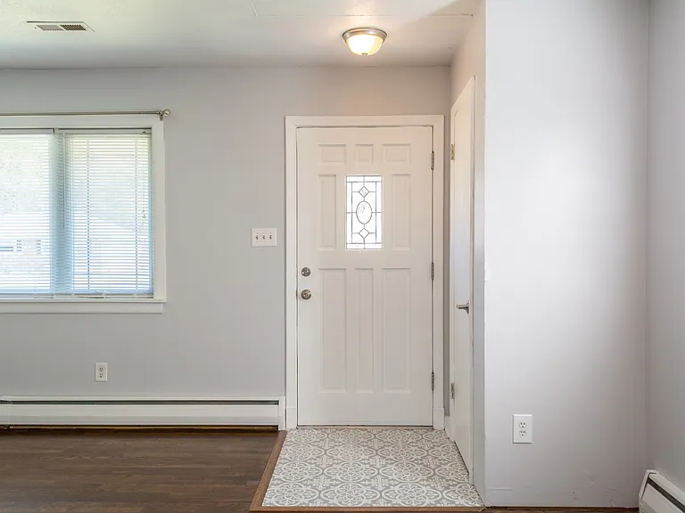 409 Seabury Ave — Photo 17