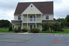1st image of 17605 Nassau Commons Blvd