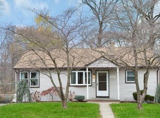 592 Mountain View Ter, Middlesex, NJ 08846