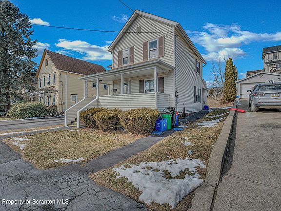 4th image of 831 Carmalt St