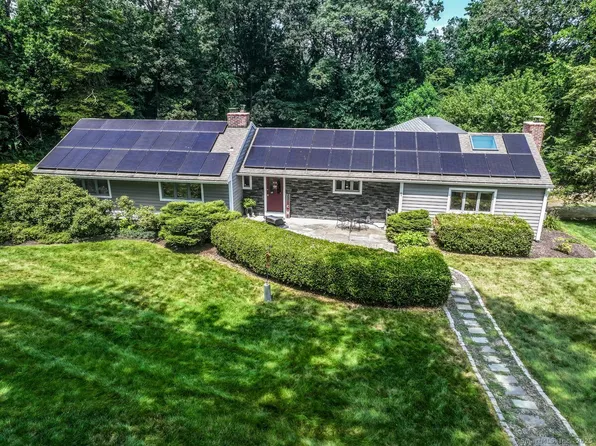 4 Music Hill Road, Brookfield, CT 06804