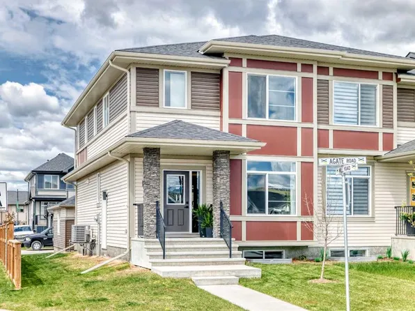 3 E Agate Rd, Cochrane, AB T4C 3B9