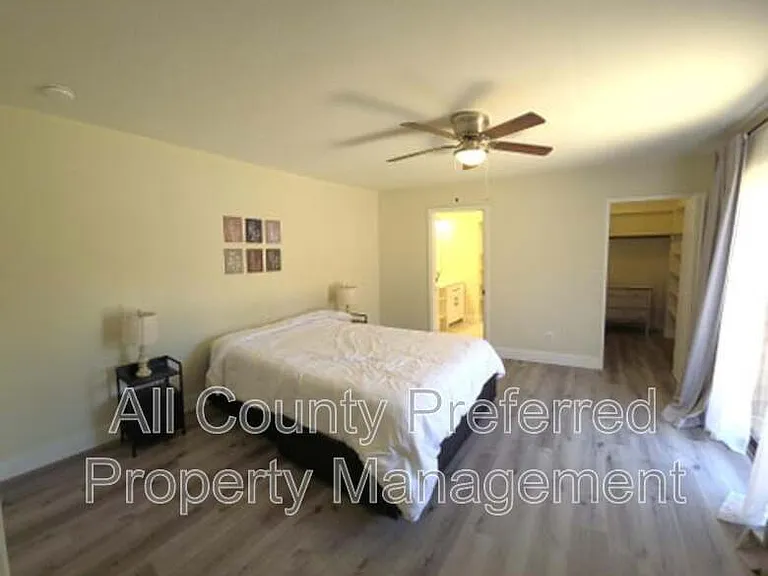 1642 S Park Ave — Photo 14