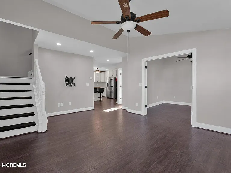401 Spruce St — Photo 6