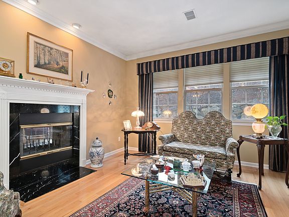 3rd image of 201 Woodlands Dr
