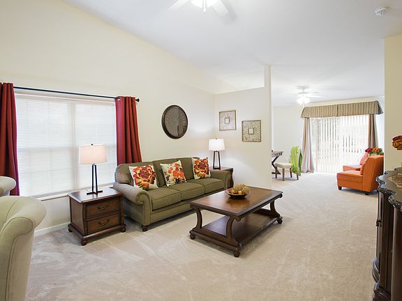 Vaulted ceilings let in all the light!