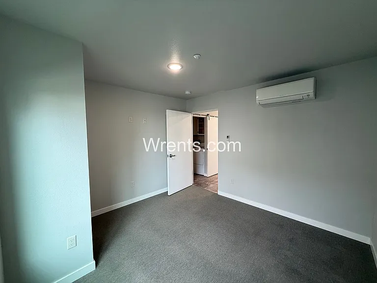 100 3rd St #11 — Photo 6