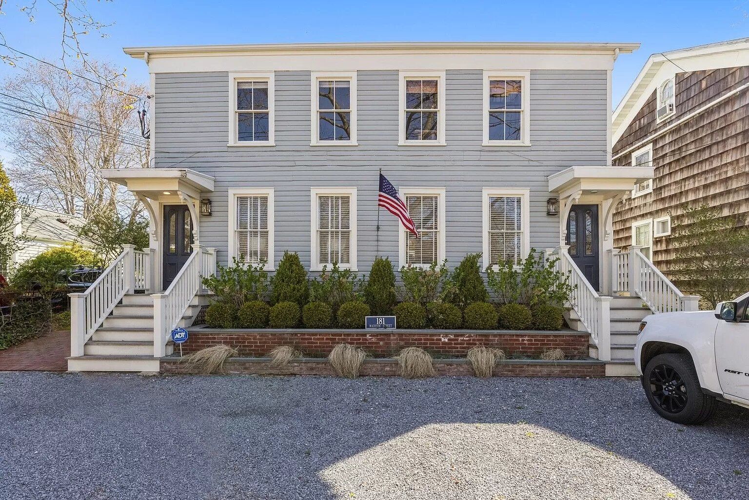  Four Unit Apartment Building, Walking distance to Sag Harbor Village
