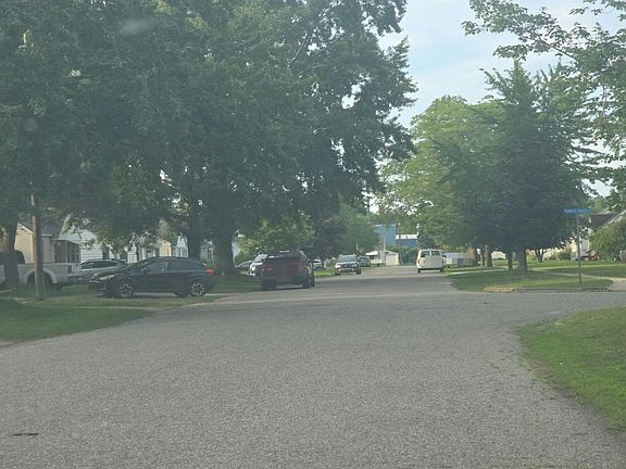 5th image of 1779 Ray St