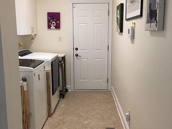 5th image of 2202 Charleston Pl