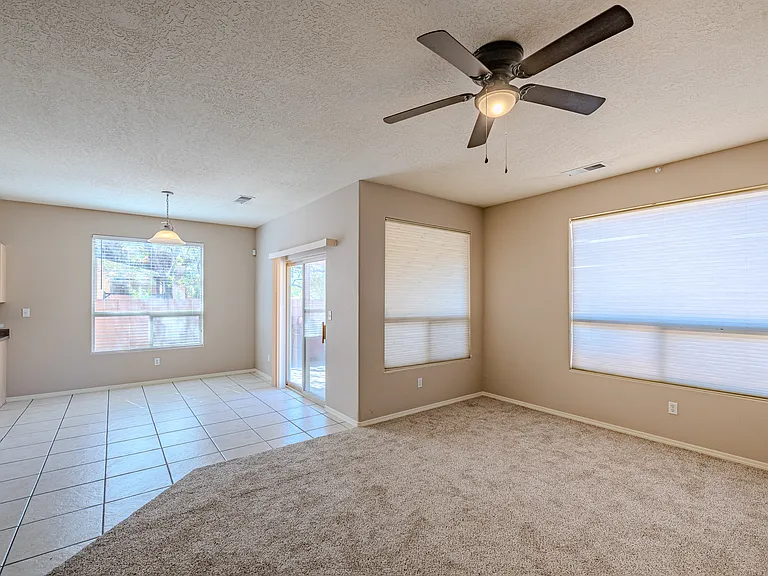 1124 Calle Corvo NE — Photo 8