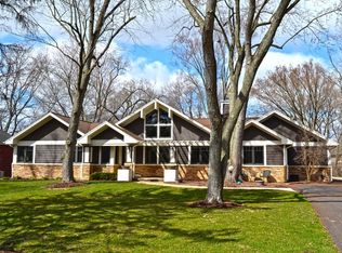 2S244 Williams Rd, Warrenville, IL 60555