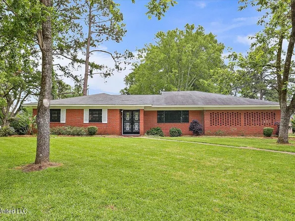 2222 Castle Hill Dr, Jackson, MS 39204