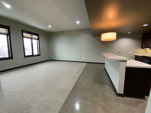 3rd image of 150 Wealthy St SE #353