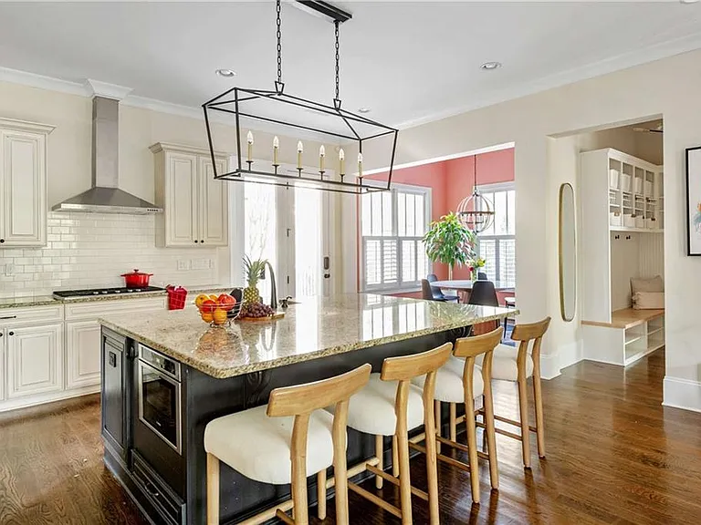 582 Charleston Ave SE — Photo 20