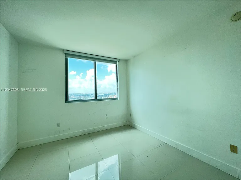92 SW 3rd St #3310 — Photo 17
