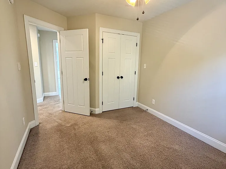 124 Capital St — Photo 24