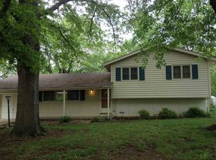 3518 SW 30th St, Topeka, KS 66614