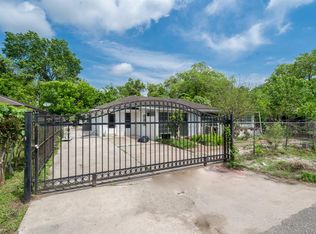 312 Mading Ln, Houston, TX 77037