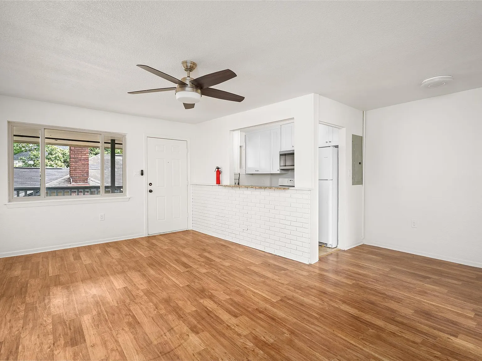 1 bed, 1.0 bath, 605 sqft, $995 — Photo 3