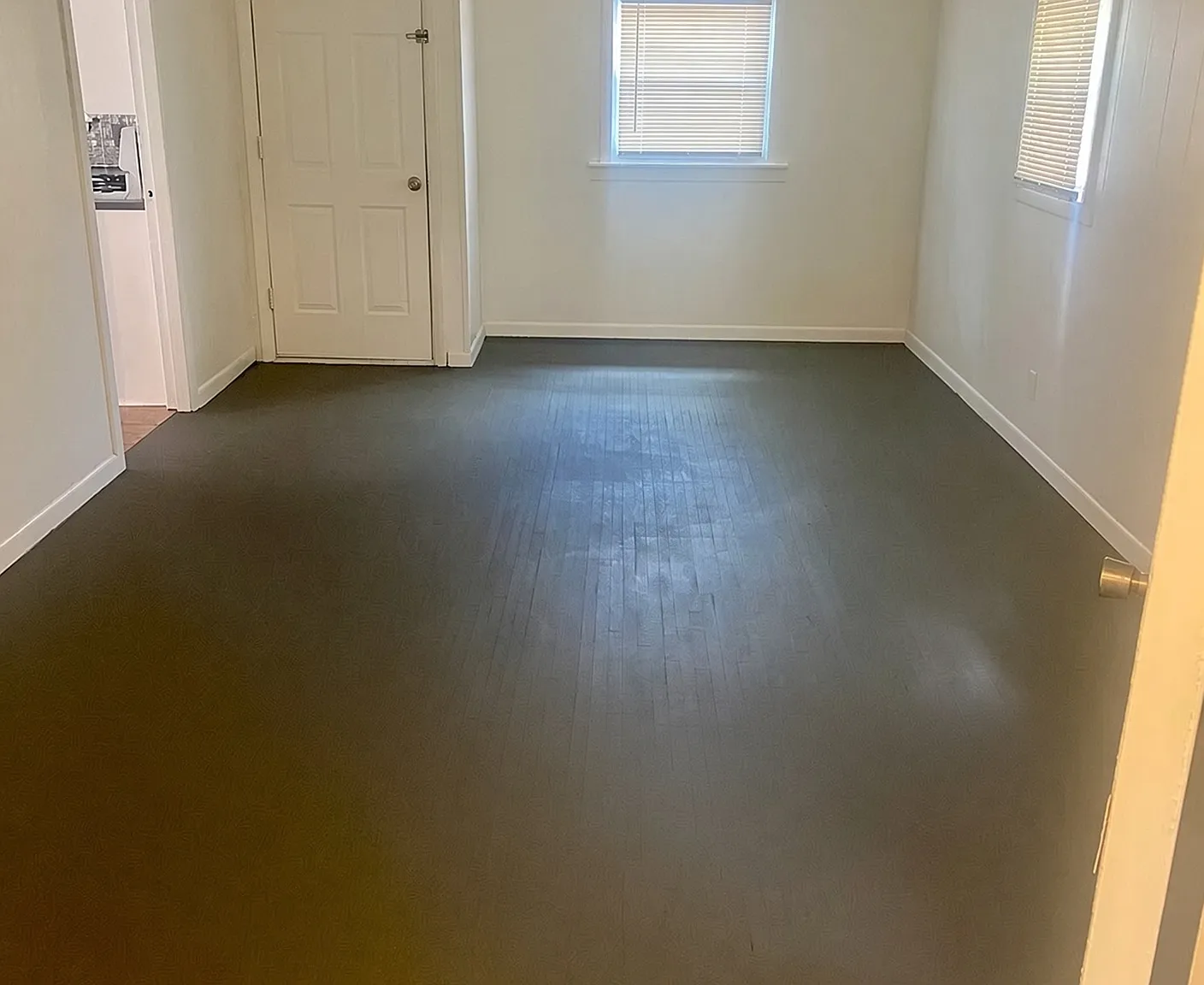 3 bed, 1.0 bath, 1352 sqft, $1,550 — Photo 3