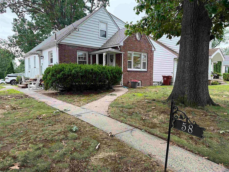 58 Hastings Ave — Photo 29