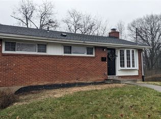 250 Woodridge Dr, Carnegie, PA 15106