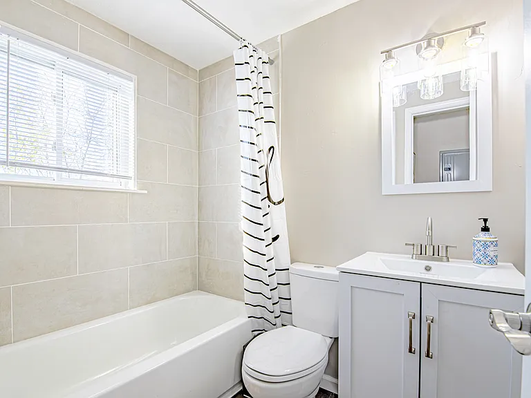 3118 W 14th St #208 — Photo 13