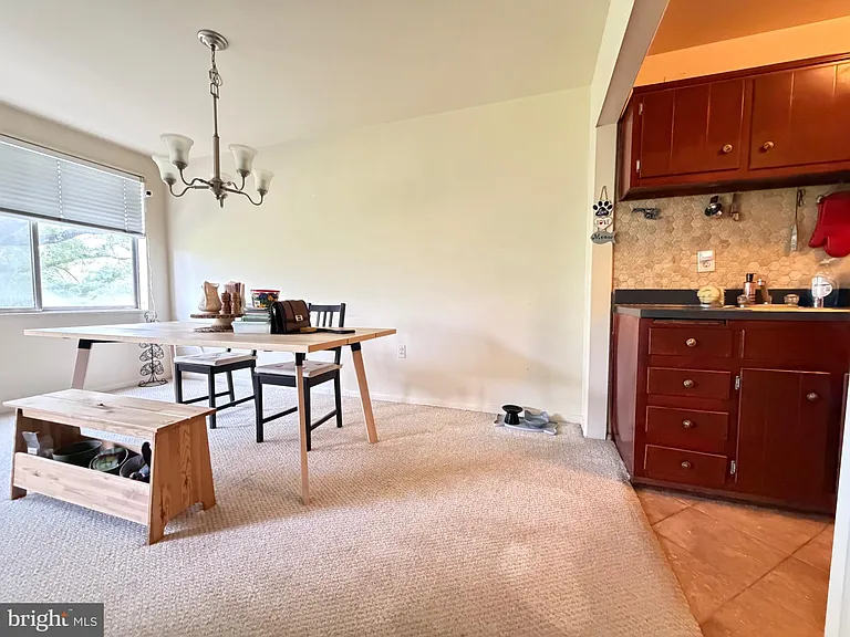 10201 Grosvenor Pl #320 — Photo 5