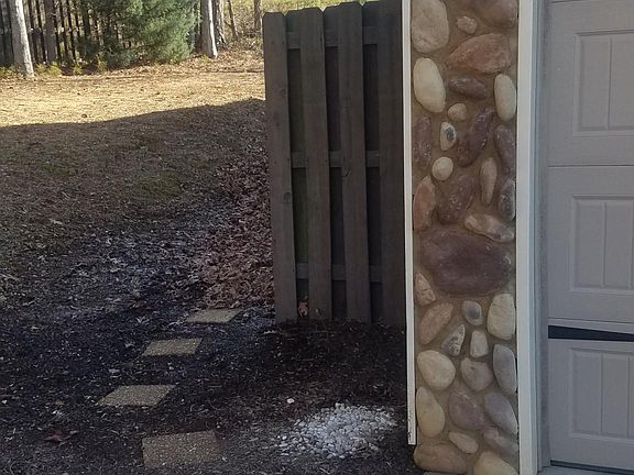 4th image of 231 Mossy Bank Dr