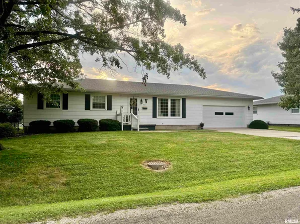 505 S 1st St, Cuba, IL 61427