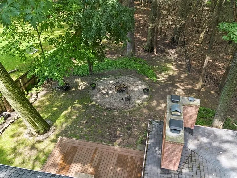 485 Oakridge Dr — Photo 36