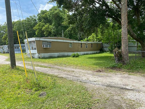 Mobile home with a little space