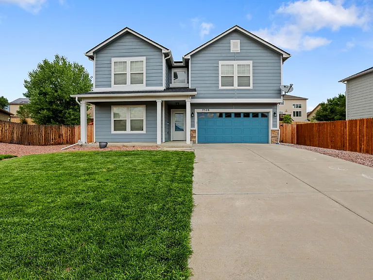 7520 Dellwood Ln — Photo 1
