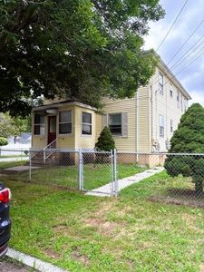 157-159 Ophelia St, Providence, RI, 02909