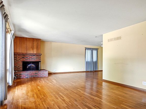 3rd image of 1634 SW Knollwood Dr