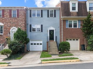 8589 Raglan Rd, Vienna, VA 22182