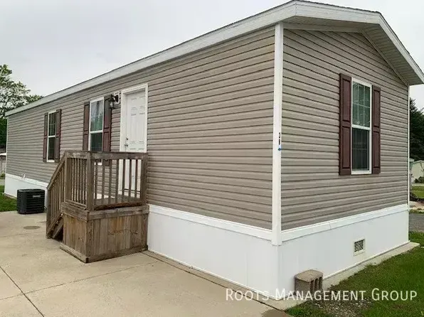 38 Melissa Dr #M38, Bloomington, IL 61704