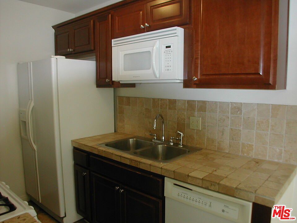 1st image of 3745 Keystone Ave APT 3