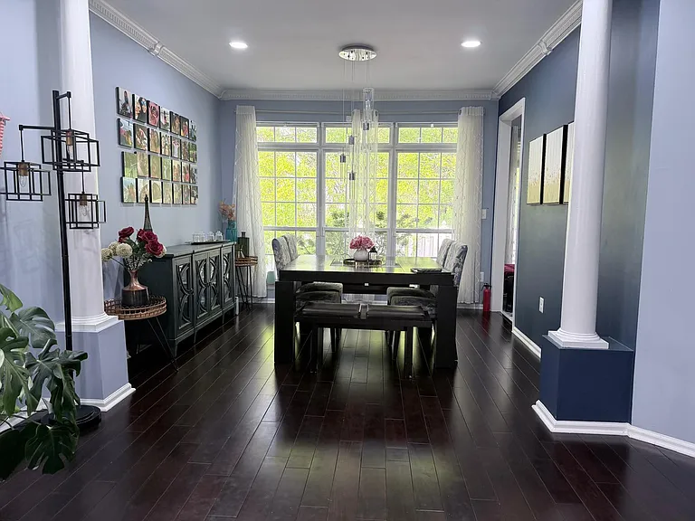 135 Marion Dr — Photo 5
