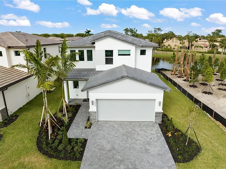 22812 Caciano Rd — Photo 20