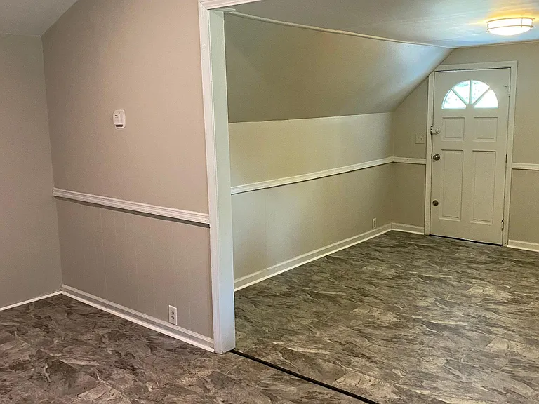 900 Henry St #B — Photo 11