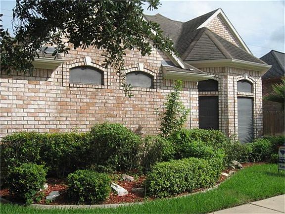 2nd image of 2520 Country Club Dr