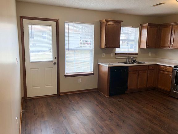 5th image of 3021 NW Mill Pl