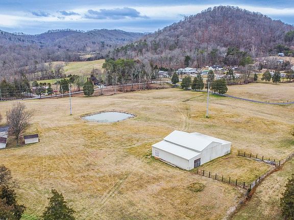 3rd image of 180 Ailor Gap Rd