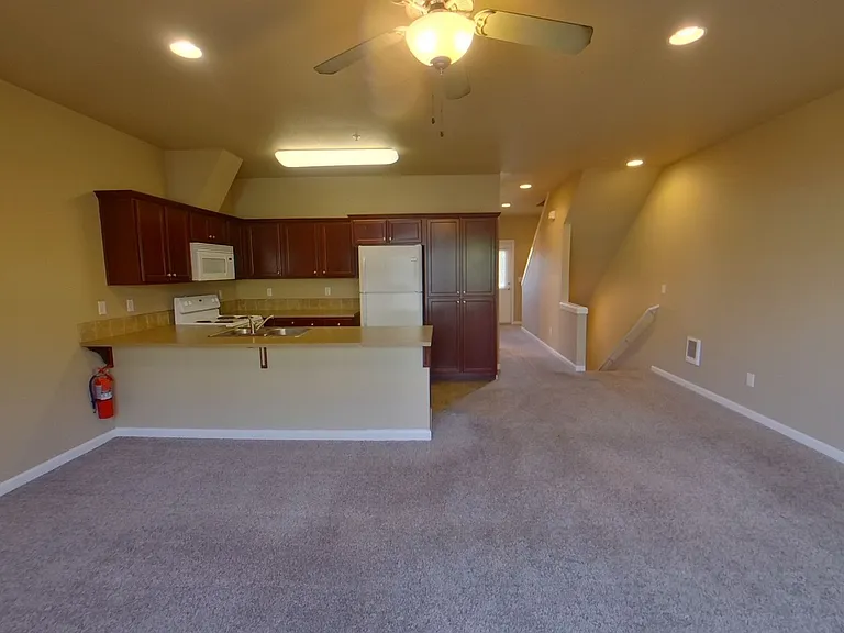 Hilyard Townhomes — Photo 33