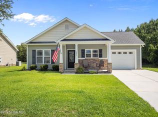 203 Low Country Ln, Swansboro, NC 28584