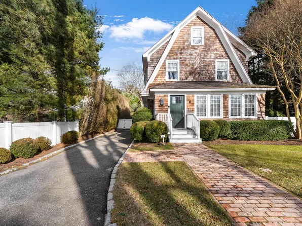 14 Maple St, Southampton, NY 11968